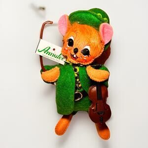 Annalee Doll St. Patrick's Day 6” LASS MOUSE With Violin New With Tags 2017